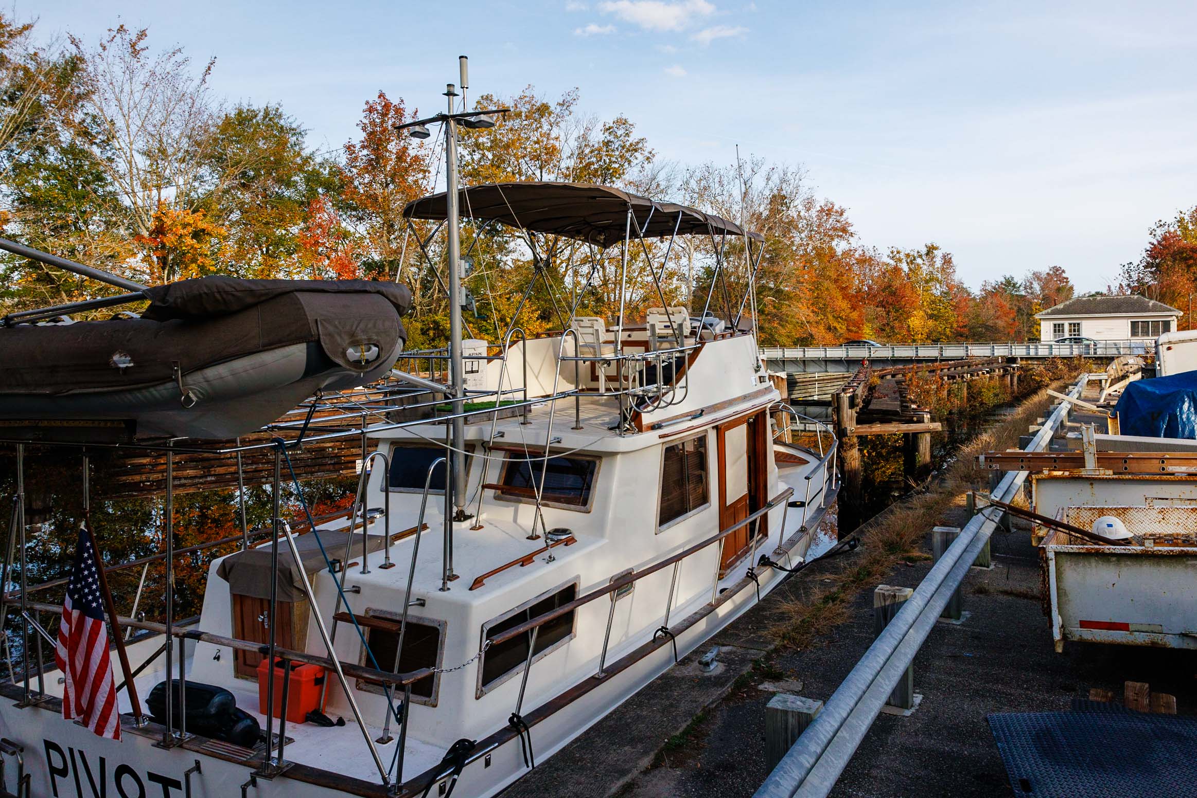 Leaving Norfolk and running aground before the Deep Creek Lock