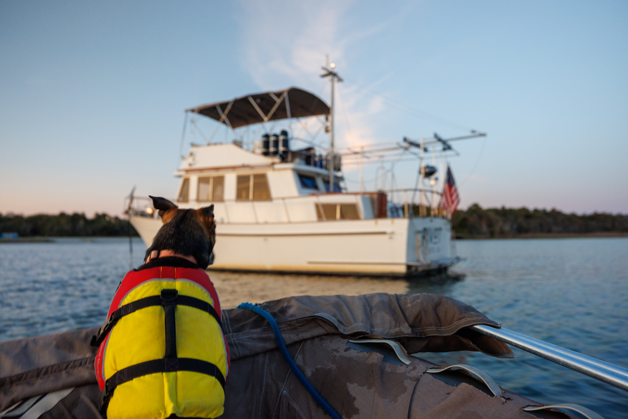 Cruising to the beach on the way from Wrightsville Beach to Camp Lejeune by Trawler