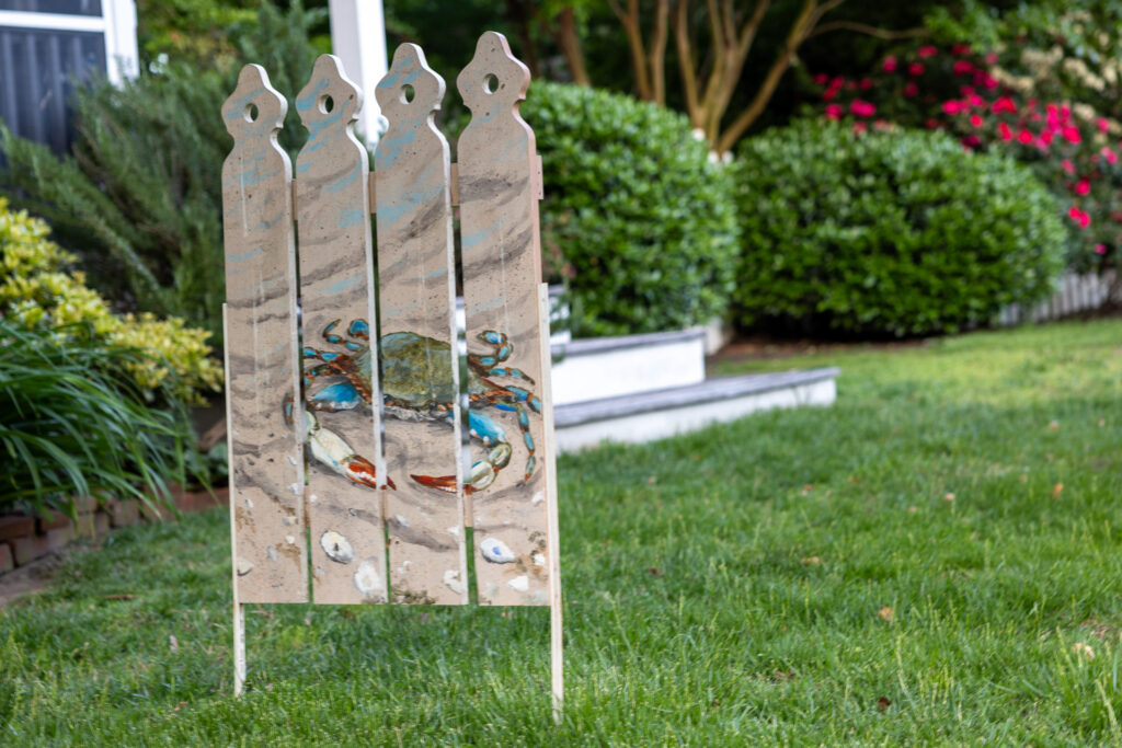 Oxford picket fence with crab