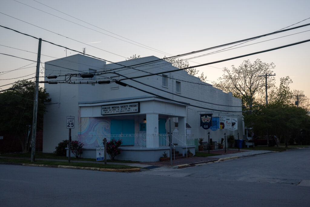 old theatre side oriental nc-2