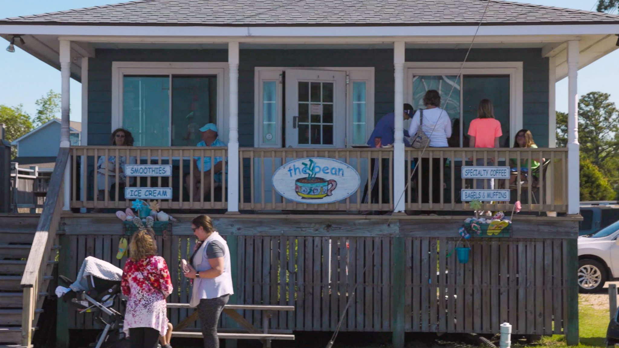 118 E Oriental Street in Nags Head is for sale., image size:2048x1152